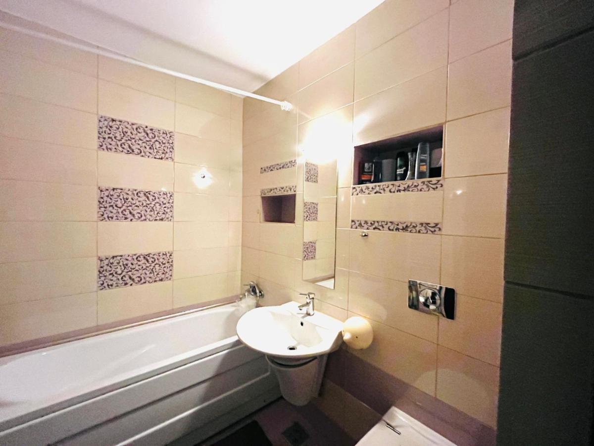 Confortmodern Flat3 Rooms Bacau Ngoại thất bức ảnh